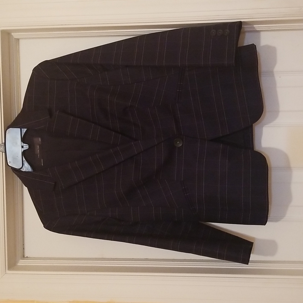 Single breasted, stripped navy blazer